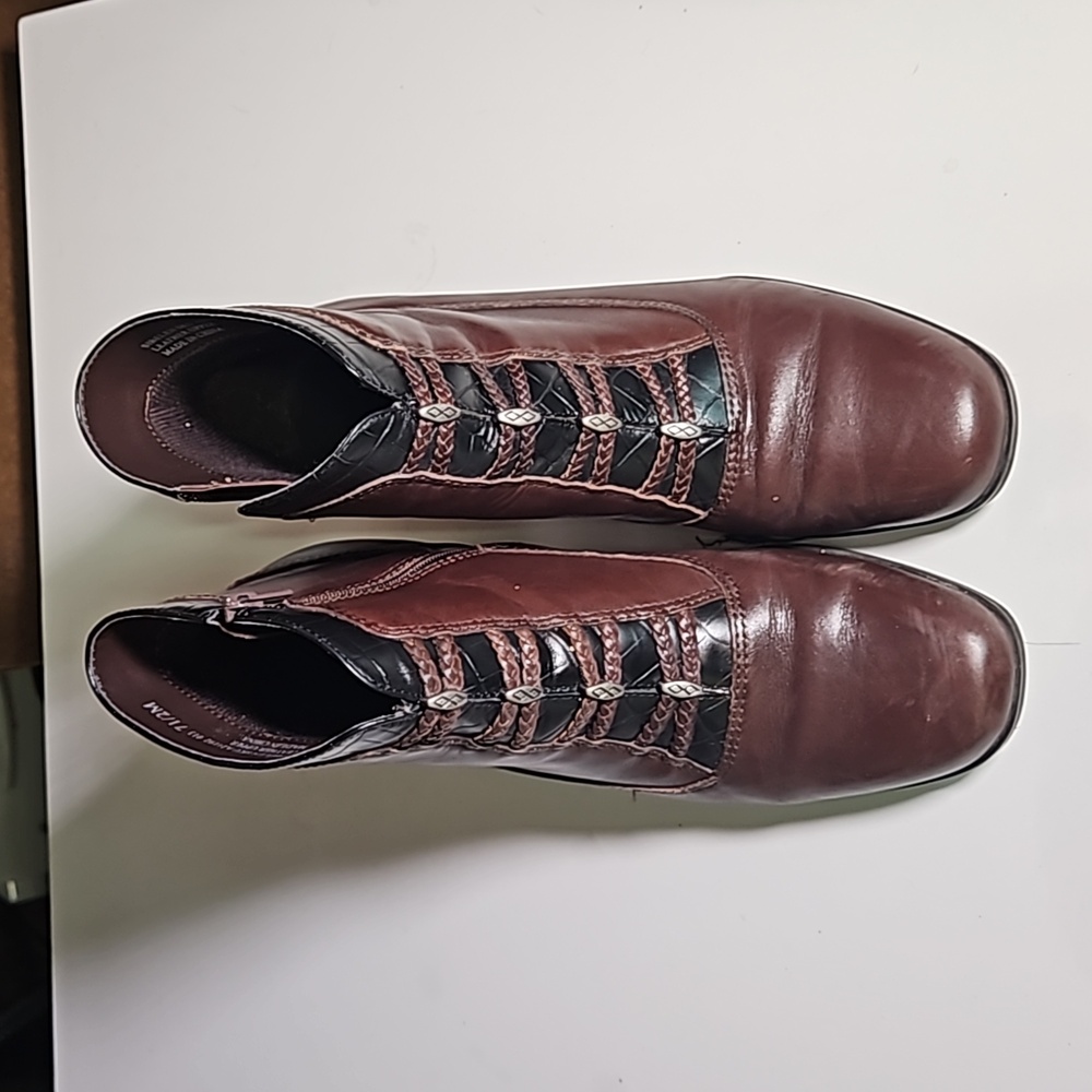 London Fog "Sibelen" Leather Ankle Boots Sz 7.5